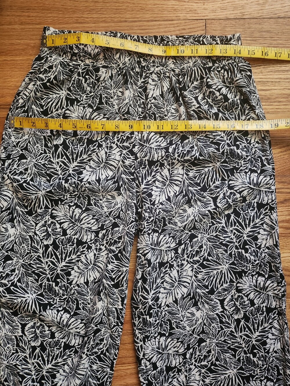 Sigrid Olsen Linen Black/White Tropical Leaf Pants Size M - Picture 8 of 10